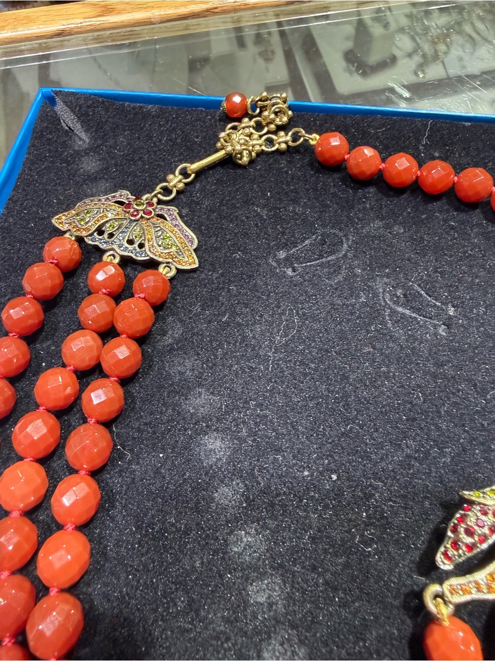 Heidi Daus Lilly TRIPLE STRAND RED BEADED NECKLACE With FLOWER DROP - Picture 5 of 8